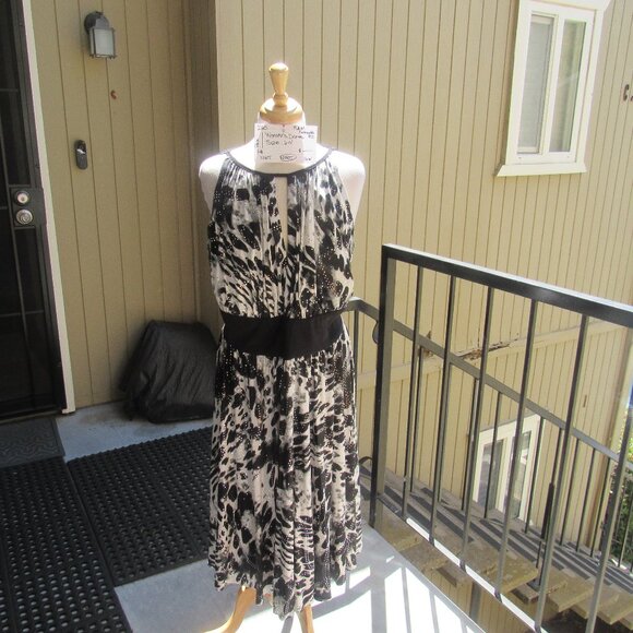 #304  NEW WOMEN'S SPARKLING PARTY DRESS BY R&M RICHARDS  (SIZE 16W) - Picture 1 of 3